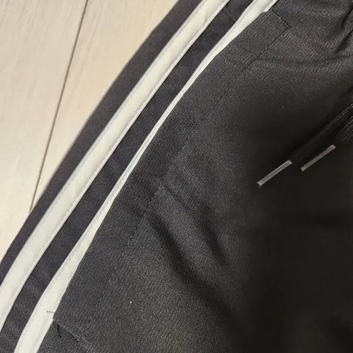 [BUNJANG] Adidas Essential 3S Windrunner Training Woven Jogger Pants / 새상품급)아디다스 에센셜 3S 윈드러너 트레이닝 우븐 조거 팬츠 DQ31