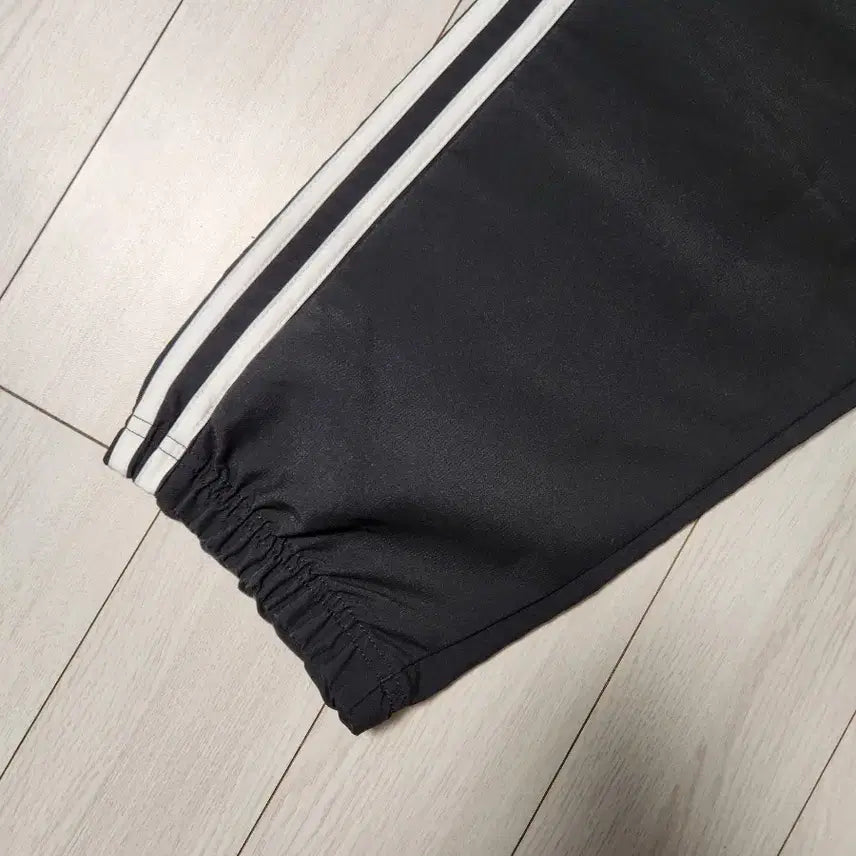 [BUNJANG] Adidas Essential 3S Windrunner Training Woven Jogger Pants / 새상품급)아디다스 에센셜 3S 윈드러너 트레이닝 우븐 조거 팬츠 DQ31