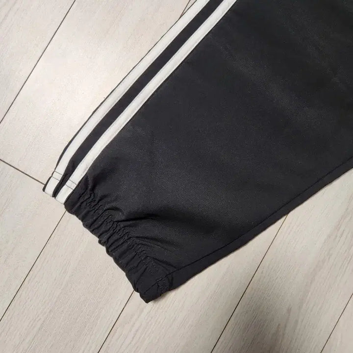 [BUNJANG] Adidas Essential 3S Windrunner Training Woven Jogger Pants / 새상품급)아디다스 에센셜 3S 윈드러너 트레이닝 우븐 조거 팬츠 DQ31
