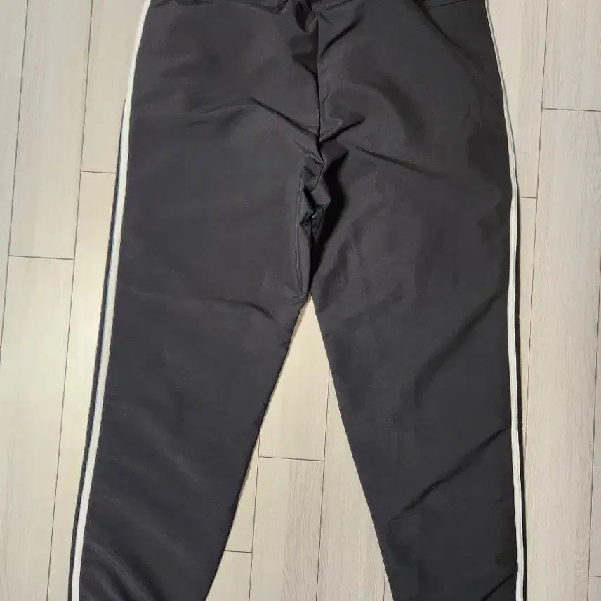 [BUNJANG] Adidas Essential 3S Windrunner Training Woven Jogger Pants / 새상품급)아디다스 에센셜 3S 윈드러너 트레이닝 우븐 조거 팬츠 DQ31