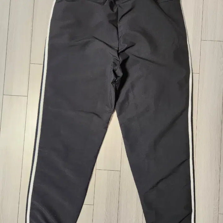 [BUNJANG] Adidas Essential 3S Windrunner Training Woven Jogger Pants / 새상품급)아디다스 에센셜 3S 윈드러너 트레이닝 우븐 조거 팬츠 DQ31