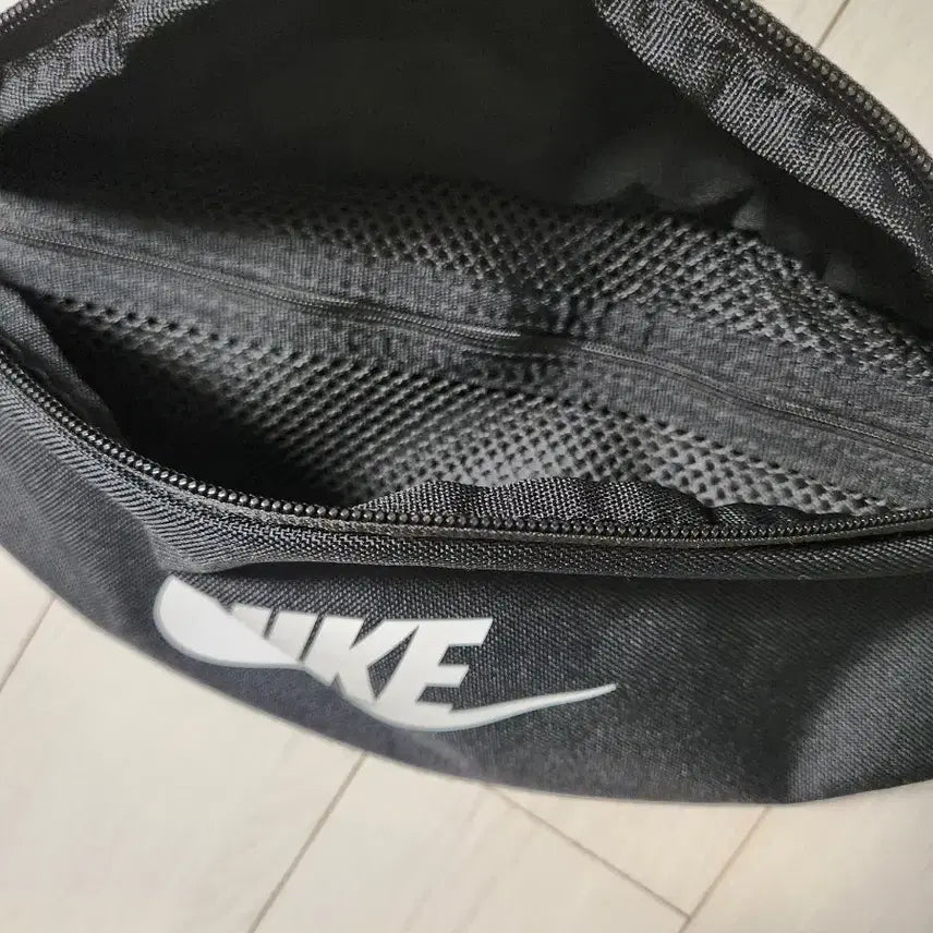 [BUNJANG] Nike Heritage Waist Pack Crossbody Bag / 새상품급)나이키 헤리티지 웨이스트팩 크로스백40.5cm(가로) x 1
