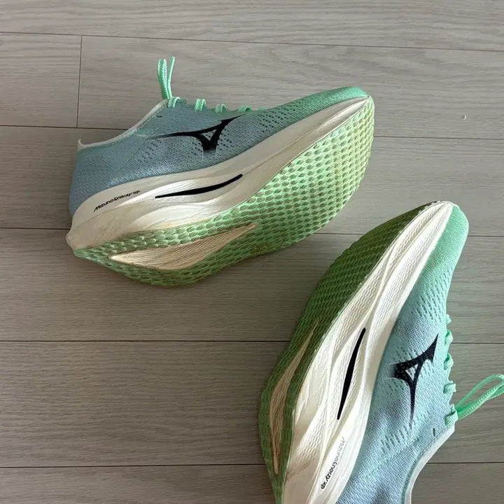 [BUNJANG] Mizuno Wave Rebellion Pro 3 Mint Running Shoes / 미즈노 웨이브 리벨리온 프로3 민트 250 러닝화