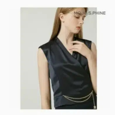 [SOLD OUT] 모조에스핀 체인 장식 디테일 새틴 블라우스 55 사이즈 정품