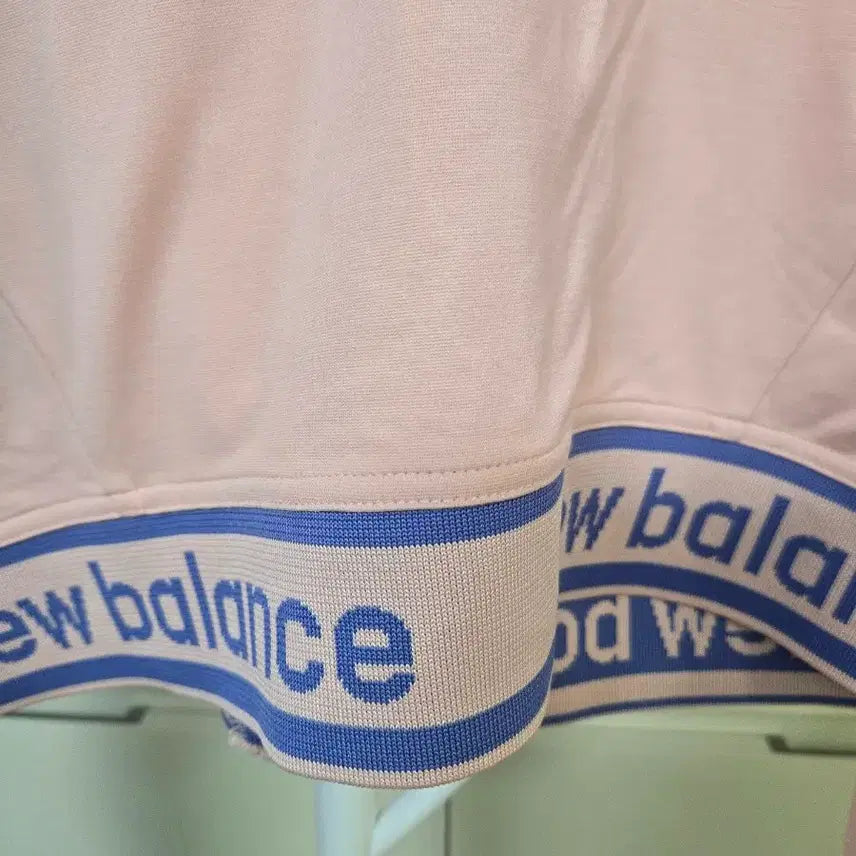 [BUNJANG] New Balance Pink Crop Hoodie / 뉴발란스 핑크 크롭 후드티