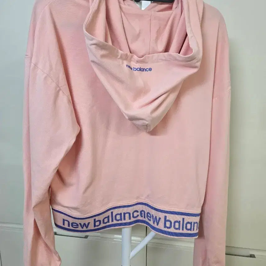 [BUNJANG] New Balance Pink Crop Hoodie / 뉴발란스 핑크 크롭 후드티