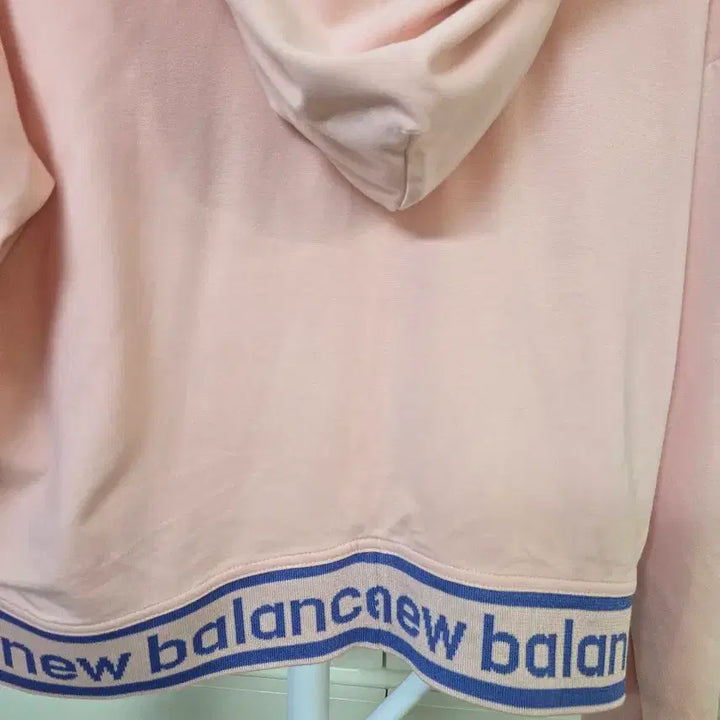 [BUNJANG] New Balance Pink Crop Hoodie / 뉴발란스 핑크 크롭 후드티