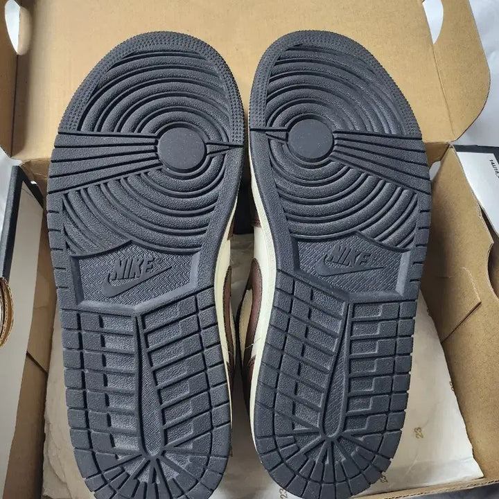 [BUNJANG] Nike Air Jordan 1 Low SE Chocolate Bliss Sneakers / 나이키 조던 1 로우 SE 초콜릿 블리스