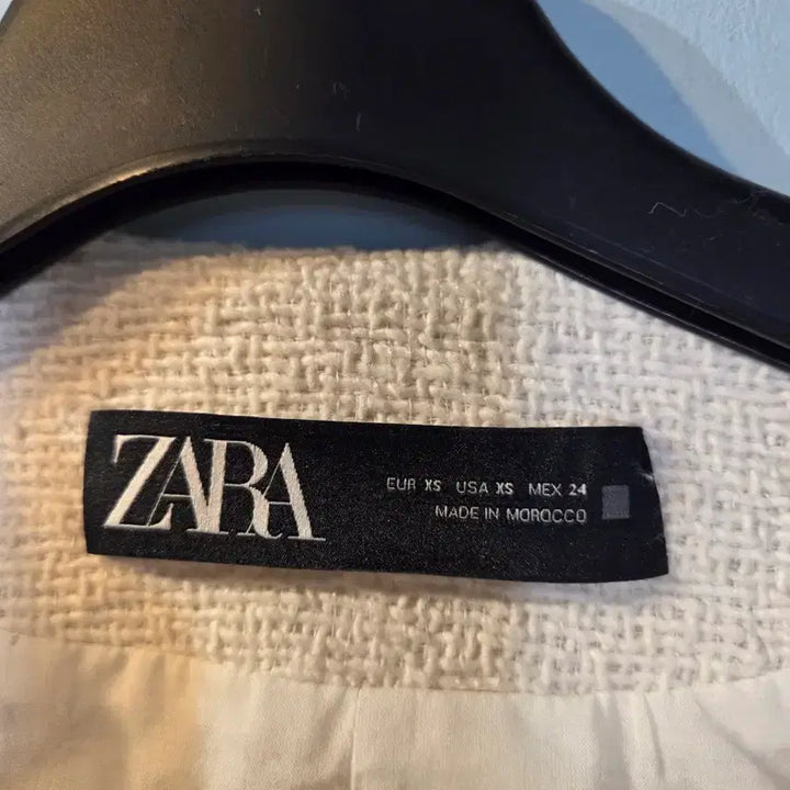 [BUNJANG] Zara Ivory Tweed Cropped Jacket / 자라 아이보리 트위드 크롭 자켓