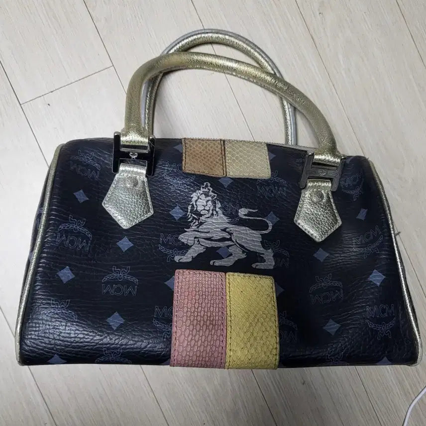 [BUNJANG] MCM 라이온 보스턴백 상태매우좋음 / MCM 라이온 보스턴백 상태매우좋음