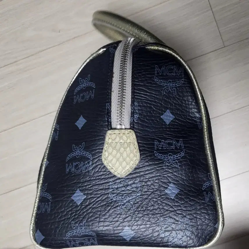 [BUNJANG] MCM 라이온 보스턴백 상태매우좋음 / MCM 라이온 보스턴백 상태매우좋음