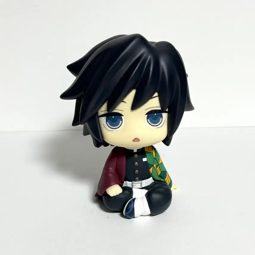 [BUNJANG] Demon Slayer Giyu Look Up Figure (POB) / 귀멸의칼날 기유 세모입 갸웃 룩업 (특전 o)