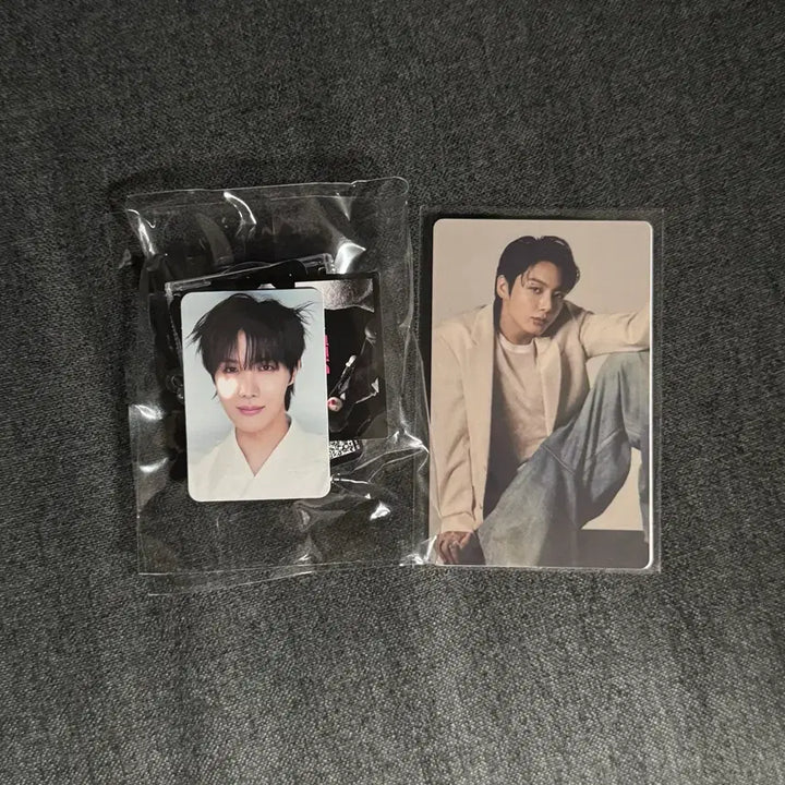 [BUNJANG] BTS J-Hope and Jungkook Capsule Album Sealed / 방탄 bts 캡슐 앨범 제이홉 정국 미개봉