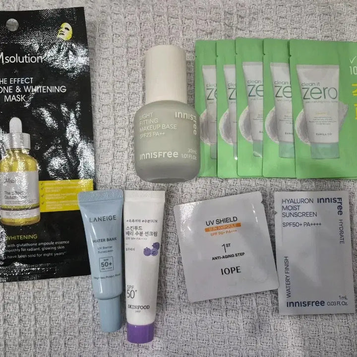 [SOLD OUT] 이니스프리 라이트 피팅 메이크업 베이스 그린 외 증정10개