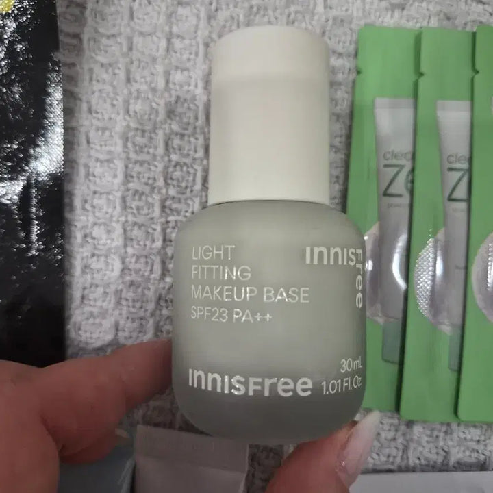 [SOLD OUT] 이니스프리 라이트 피팅 메이크업 베이스 그린 외 증정10개