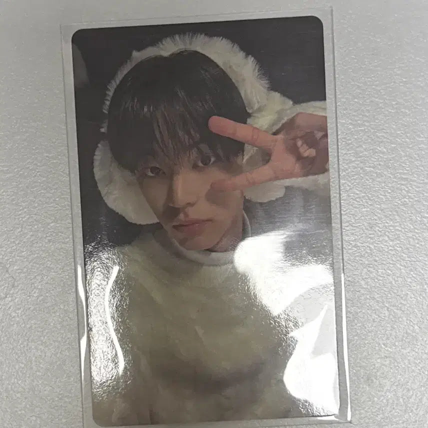 [BUNJANG] TWS Dohun Lastbel Comeback Live Earmuffs Photocard / 투어스 도훈 라스트벨 컴백라이브 귀도리 포카 양도 판매합니다