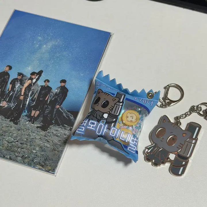 [BUNJANG] TXT Taehyun DagoNyang Keyring &amp; Postcard Bundle Set / 투바투 뿔바투 다고냥 태현 키링 엽서 일괄