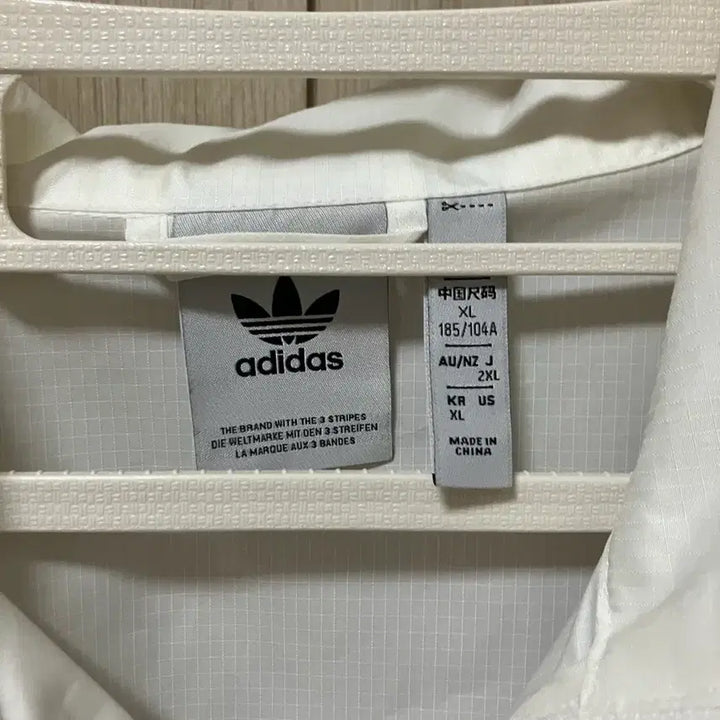 [BUNJANG] Adidas White Windbreaker XL / 아디다스화이트바람막이XL