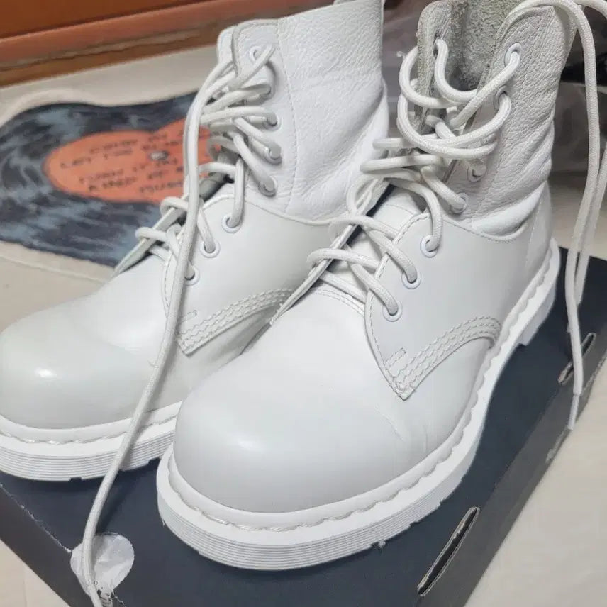 [BUNJANG] Dr. Martens MM6 White Leather Platform Shoes / 닥터마틴 mm6 화이트 250