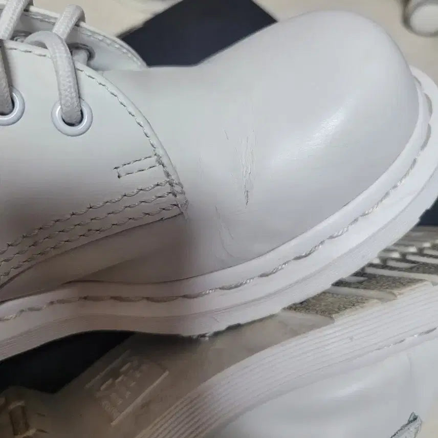 [BUNJANG] Dr. Martens MM6 White Leather Platform Shoes / 닥터마틴 mm6 화이트 250