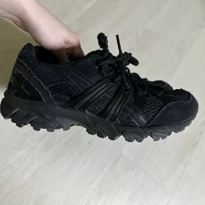 [BUNJANG] Asics Gel Sonoma 15-50 Black Sneakers (230) / 아식스 젤 소노마 15-50 블랙 (230)