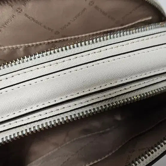 [BUNJANG] Michael Kors White Crossbody Bag / 마이클코어스 화이트 크로스백
