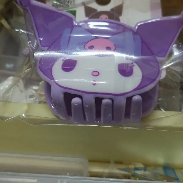 [BUNJANG] Sanrio Kuromi Hairpin / 산리오 쿠로미 집게 헤어핀