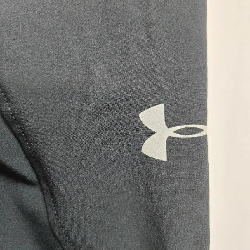 [BUNJANG] Under Armour Black Hooded Windbreaker M / 언더아머 블랙 후드 바람막이 M