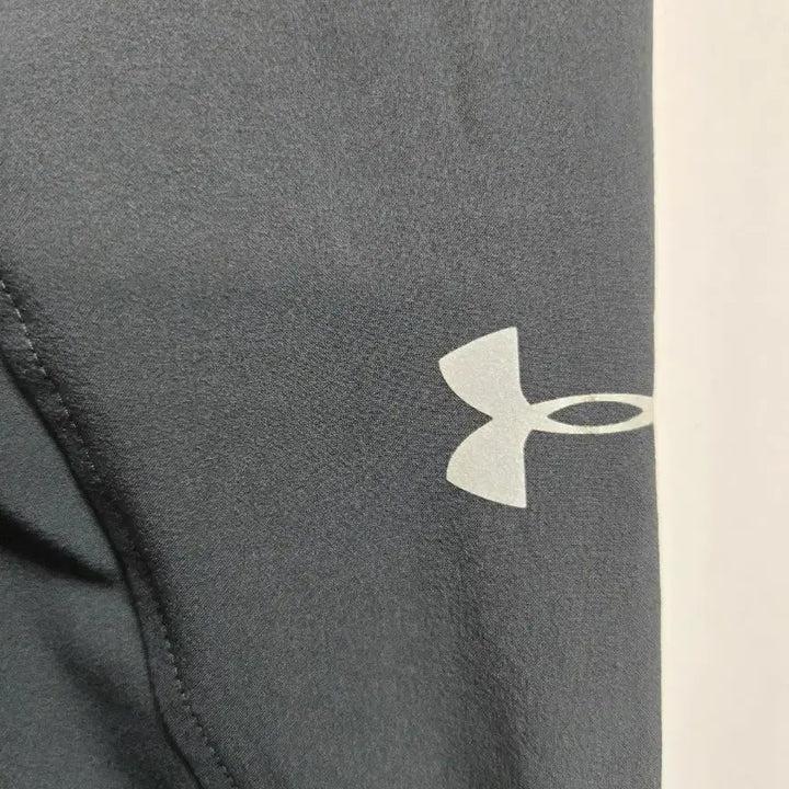 [BUNJANG] Under Armour Black Hooded Windbreaker M / 언더아머 블랙 후드 바람막이 M