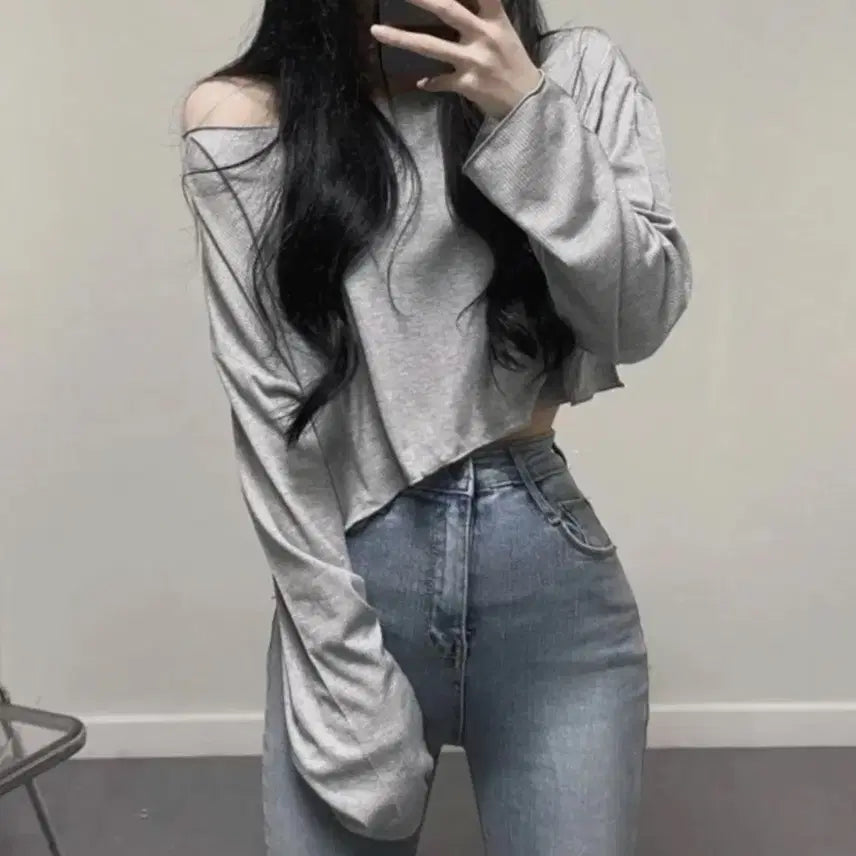 [BUNJANG] Gray Off-Shoulder Crop Long Sleeve Top / 회색 오프숄더 크롭 긴팔티