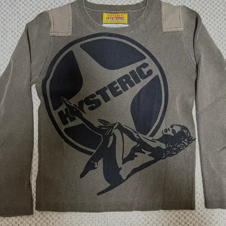 [BUNJANG] Hysteric Glamour Leisure Short Length Pullover Khaki / (w)히스테릭글래머 레저 숏 렝스 풀오버 카키