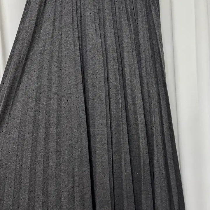 [BUNJANG] Charcoal Dot Pleated Long Skirt / [새상품] 차콜 도트반짝이 플리츠 롱스커트