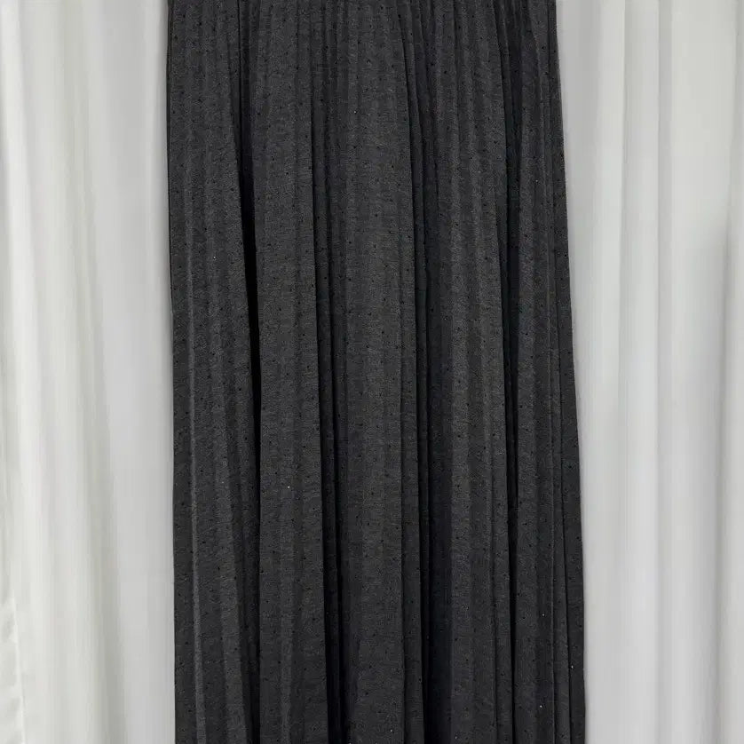 [BUNJANG] Charcoal Dot Pleated Long Skirt / [새상품] 차콜 도트반짝이 플리츠 롱스커트