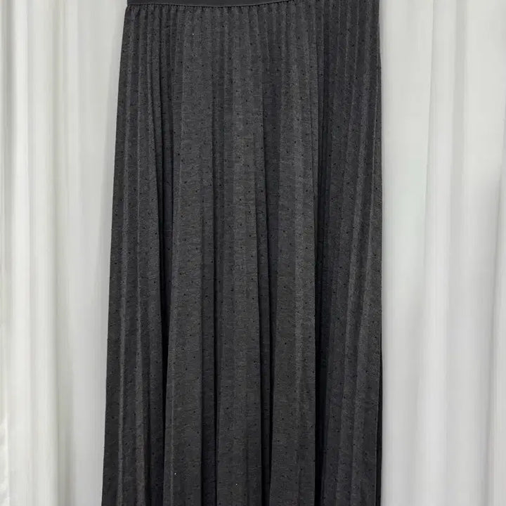 [BUNJANG] Charcoal Dot Pleated Long Skirt / [새상품] 차콜 도트반짝이 플리츠 롱스커트