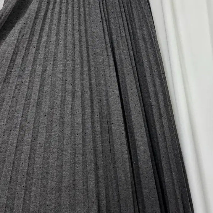 [BUNJANG] Charcoal Dot Pleated Long Skirt / [새상품] 차콜 도트반짝이 플리츠 롱스커트