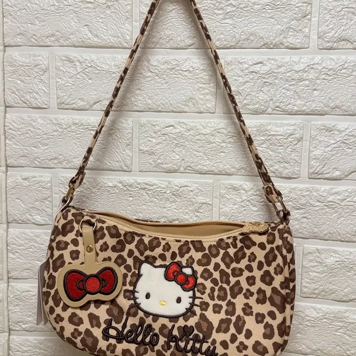 [SOLD OUT] 산리오 정품/ 헬로키티 레오파드 토트백 /