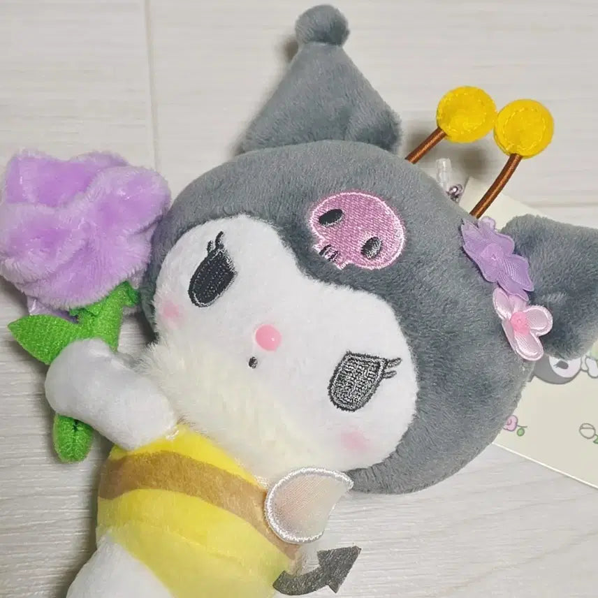 [BUNJANG] Sanrio Kuromi Honeybee Flower Mascot Keychain / (당일발송) 산리오 꿀벌 꽃사랑 쿠로미 마스코트