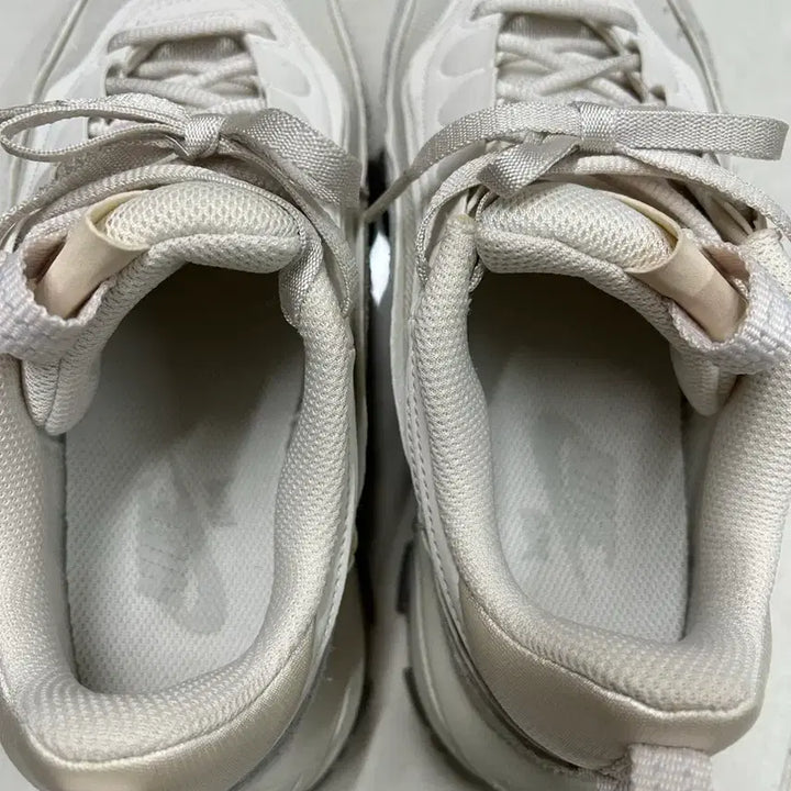 [BUNJANG] Nike Air Max Sneakers / 나이키