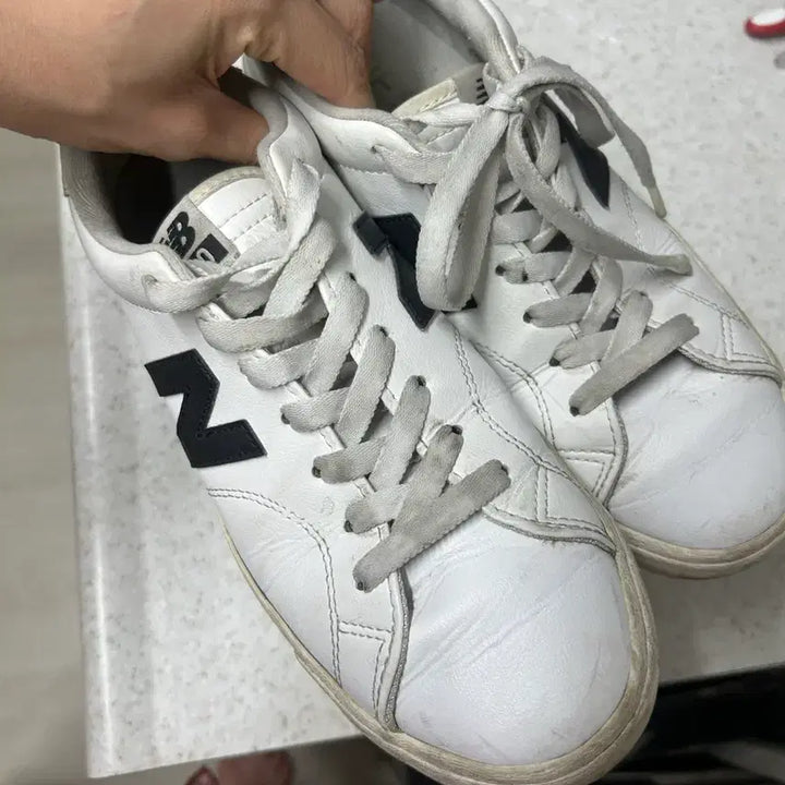 [BUNJANG] New Balance 210 White Sneakers Size 260 / 뉴발란스 210 흰색 스니커즈 운동화  260사이즈