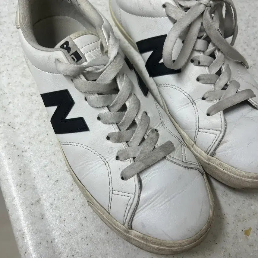 [BUNJANG] New Balance 210 White Sneakers Size 260 / 뉴발란스 210 흰색 스니커즈 운동화  260사이즈