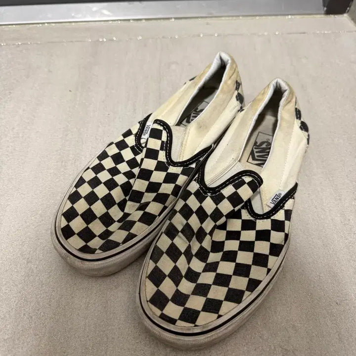[SOLD OUT] 반스 체크 슬립온 250사이즈