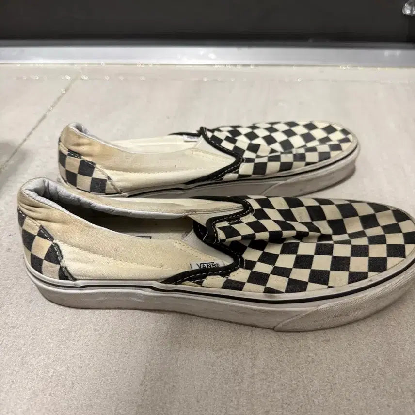 [SOLD OUT] 반스 체크 슬립온 250사이즈