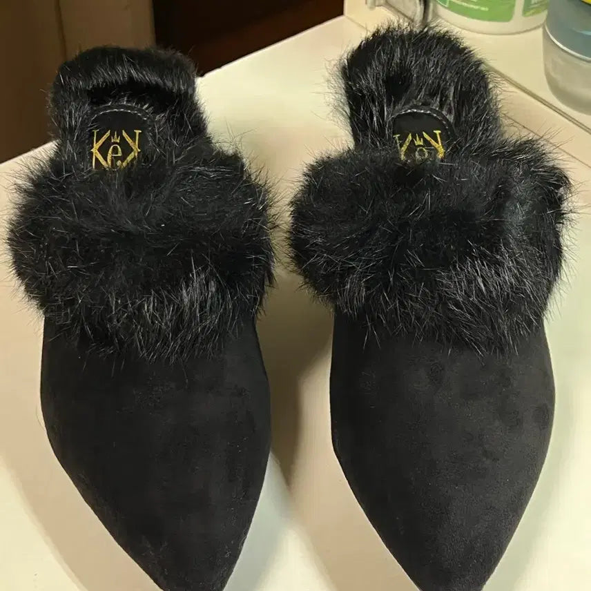 [BUNJANG] Fur Bluffer 245mm Heels / 퍼 블로퍼 245mm