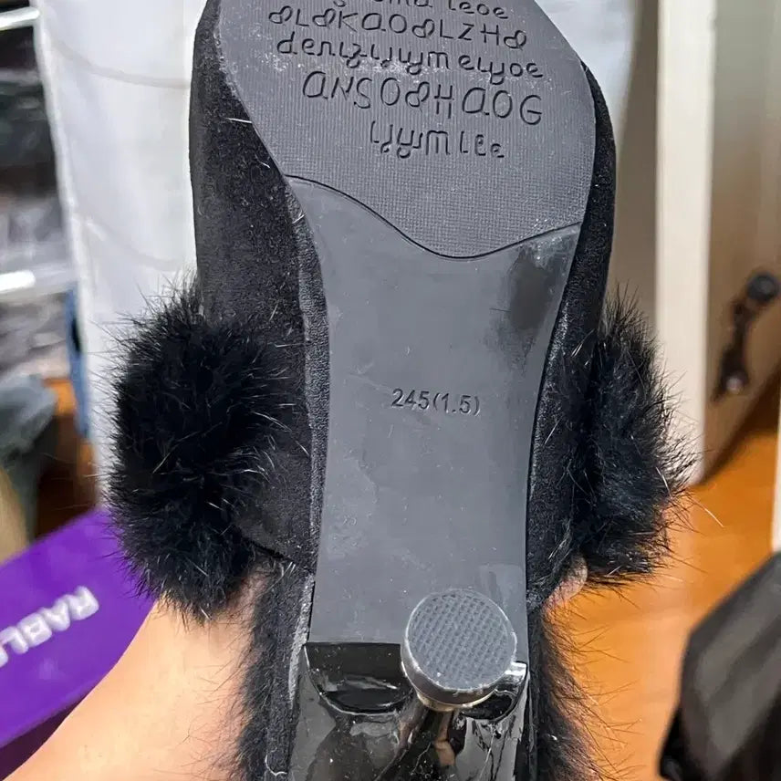 [BUNJANG] Fur Bluffer 245mm Heels / 퍼 블로퍼 245mm