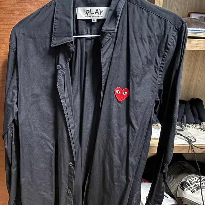 [BUNJANG] Comme des Garcons Heart Wappen Black Shirt M / 꼼데가르송 하트 와펜 블랙 셔츠 M 사이즈