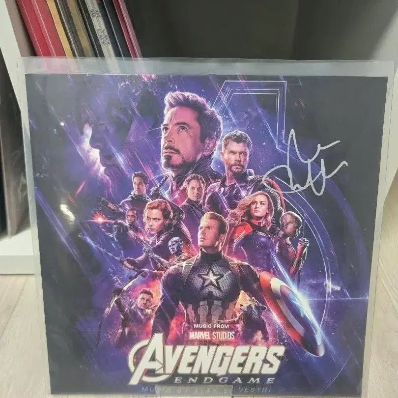 [BUNJANG] Avengers: Endgame OST Mark Ruffalo Autographed LP Record / 어벤져스 엔드게임 OST 마크러팔로 사인 LP