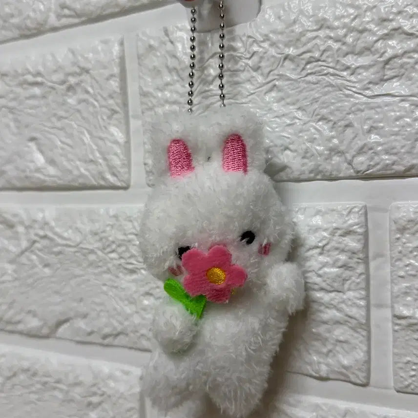 [BUNJANG] Rabbit Plush Keychain with Flower / 꽃을 든 토끼인형키링/ 약 10cm