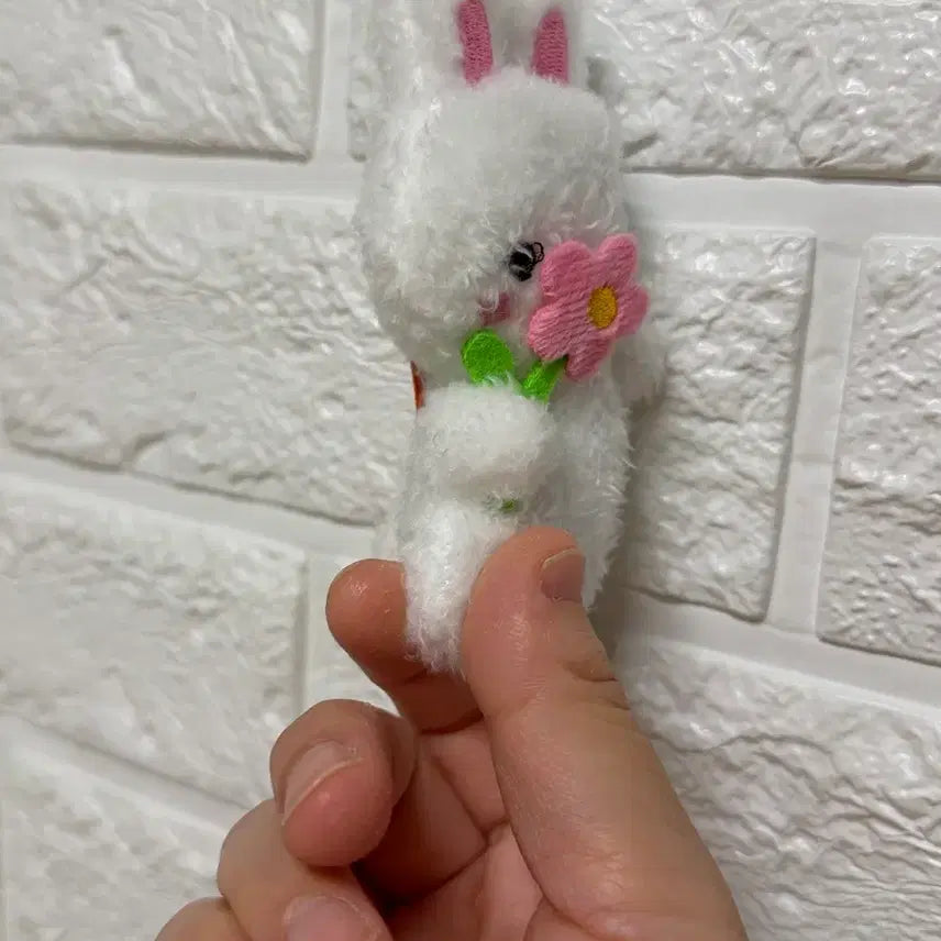 [BUNJANG] Rabbit Plush Keychain with Flower / 꽃을 든 토끼인형키링/ 약 10cm