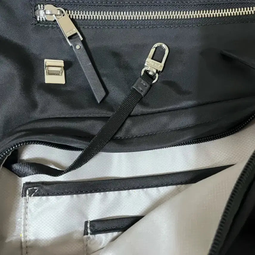 [BUNJANG] Tumi Voyageur Selma Compact Backpack Black / (정품/보증서포함) 투미 보야져 셀마 콤팩트 백팩 블랙