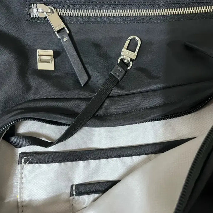 [BUNJANG] Tumi Voyageur Selma Compact Backpack Black / (정품/보증서포함) 투미 보야져 셀마 콤팩트 백팩 블랙
